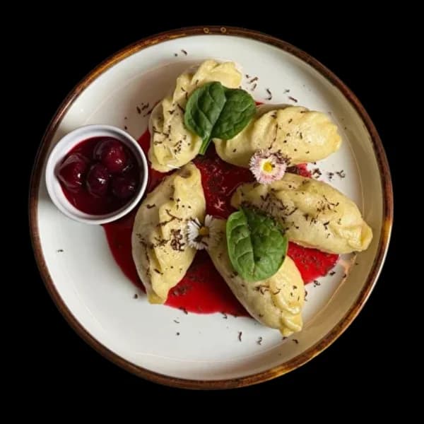 Pierogi z wiśniami